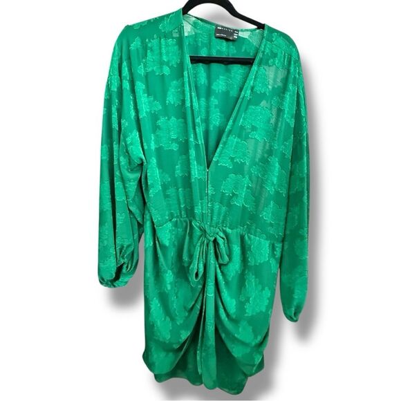ASOS DESIGN Curve Plunge Tie Front Mini Dress Floral Jacquard Kelly Green | 16 - Picture 1 of 6